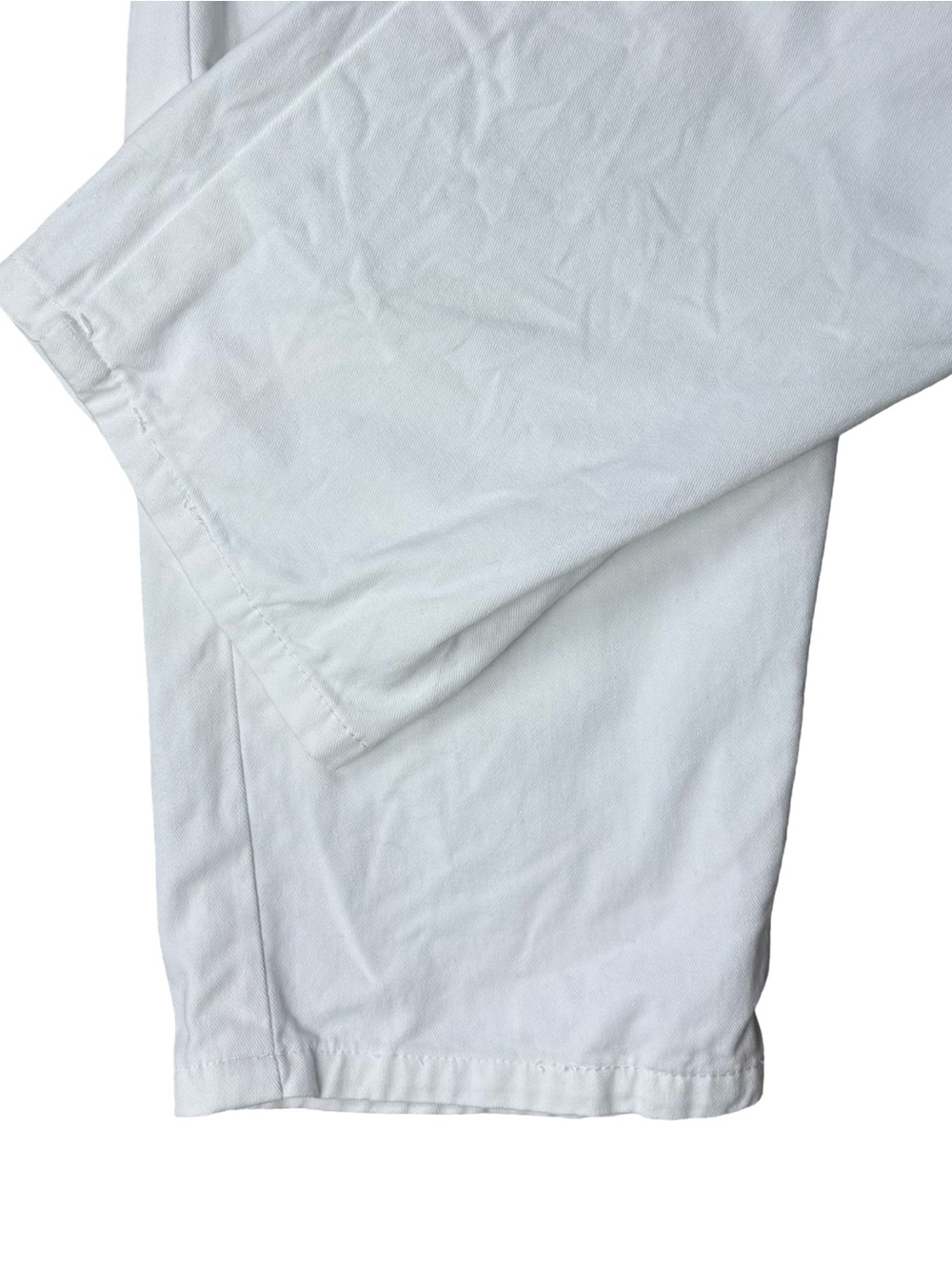 Velvet by Graham & Spencer White
Brylie Cotton Sanded Twill Utility Barrel Pant. - Picture 7 of 12